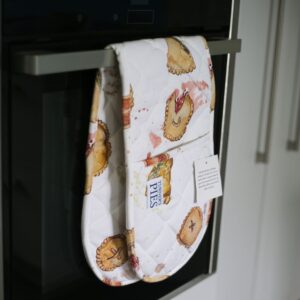 Turner’s Pies Luxury Quilted Oven Gloves